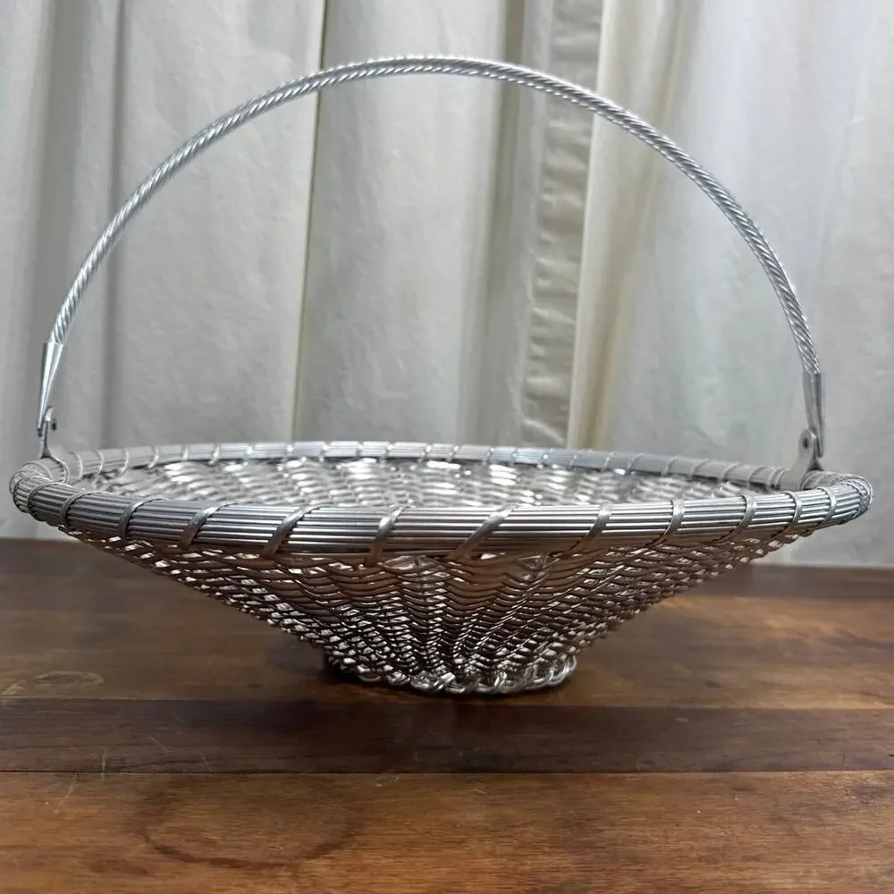 Vintage Woven Wire Metal Large Centerpiece Fruit Basket Swing Handle Home Décor